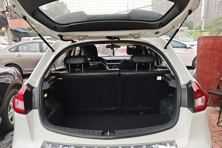 Used Geely Auto Vision X3 2017 1.5L Automatic Prestige Model
