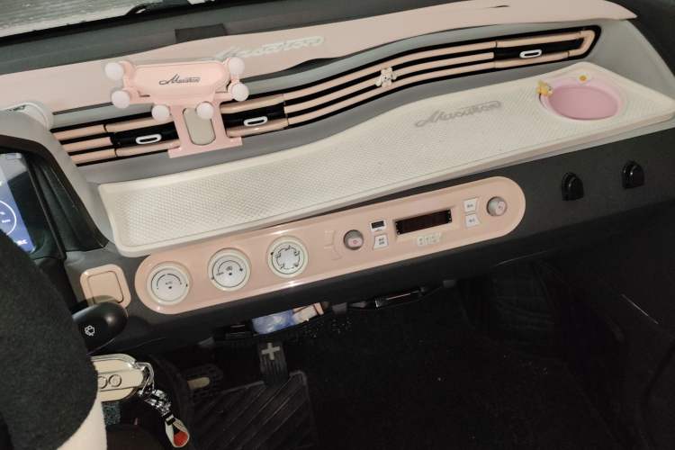 Used Wuling Hongguang MINIEV 2022 Macaron Fashion Model Lithium Iron Phosphate
