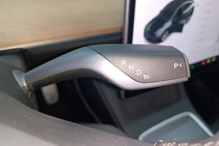 Used Tesla Model Y 2021 Standard Range Rear-Wheel Drive Version
