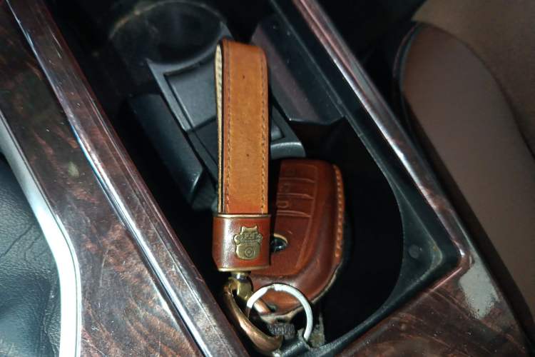 Used Toyota Camry 2016 2.5G 10th Anniversary Deluxe Navigation Edition
