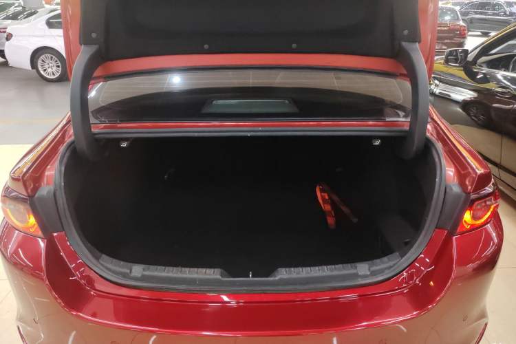 Used Mazda Mazda 3 Axela 2020 1.5L Automatic Luxury Version
