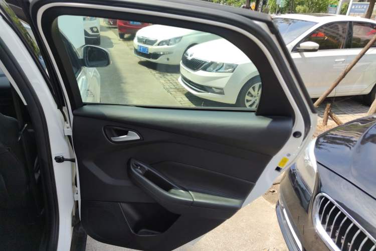 Used Ford Focus 2018 Sedan Classic 1.6L Automatic Trendy SmartDrive Edition
