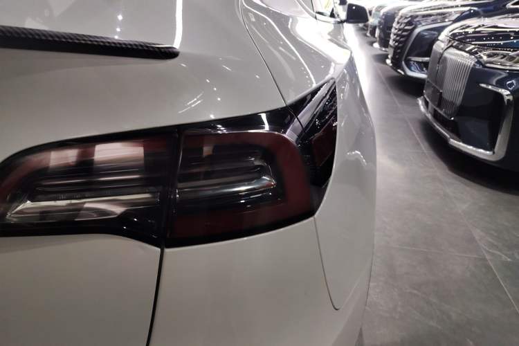 Used Tesla Model Y 2021 Revised Version 2 Long-Range All-Wheel-Drive Edition