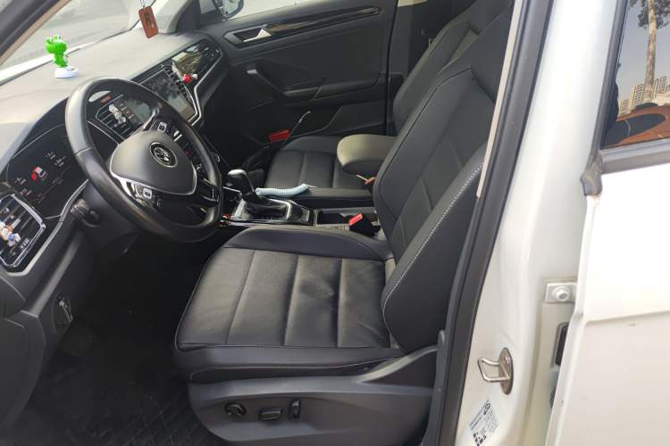 Used Volkswagen T-ROC 2022 280TSI DSG Two-Wheel Drive Comfort PLUS