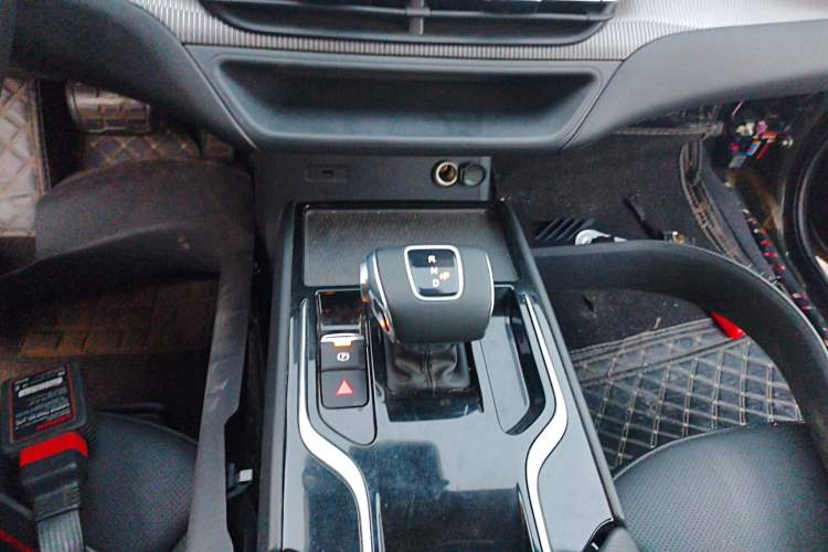 Used Hongqi E-QM5 2022 431 km Charge & Enjoy Edition
