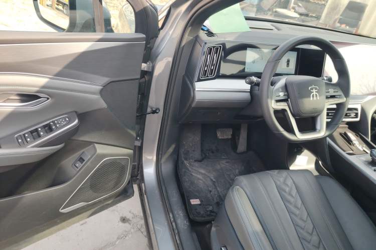 Used BYD Song L DM-i 2025 Intelligent Driving Version 112 km Beyond-Range Type
