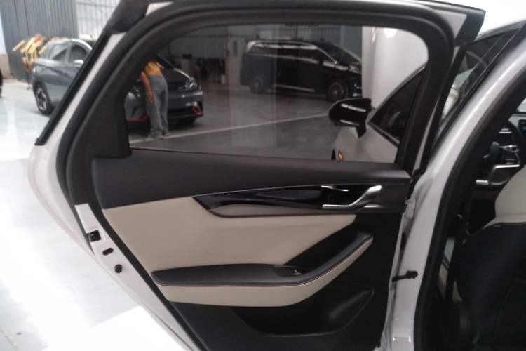 Used BYD Qin PLUS 2021 EV 400KM Luxury Model
