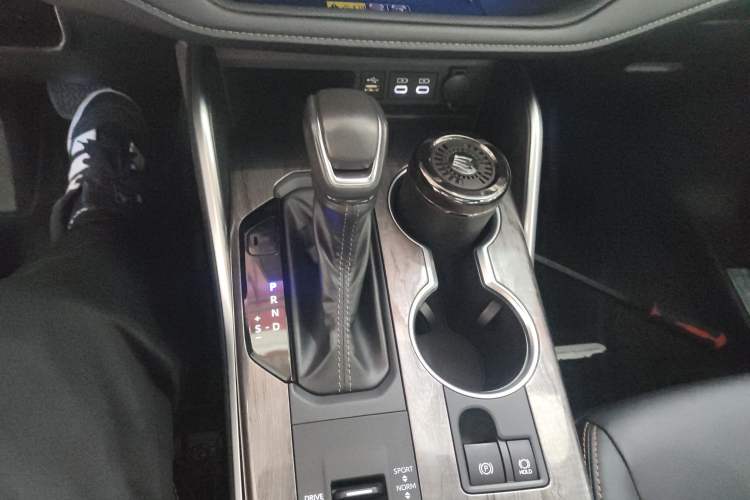 Used Toyota Crown Kluger 2024 2.5L HEV Four-Wheel Drive Luxury Edition
