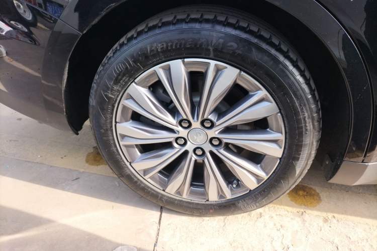 Used Hongqi E-QM5 2022 431 km Charge & Enjoy Edition