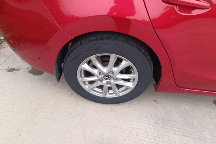 Used Mazda Mazda 3 Axela 2014 Sedan 1.5L Automatic Prestige Model
