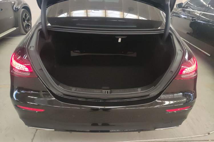 Used Mercedes-Benz E-Class 2021 Restyled E 260 Luxury Sports Edition
