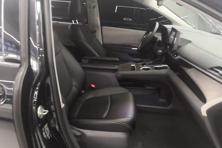 Used Toyota Sienna 2021 2.5L Hybrid Comfort Edition