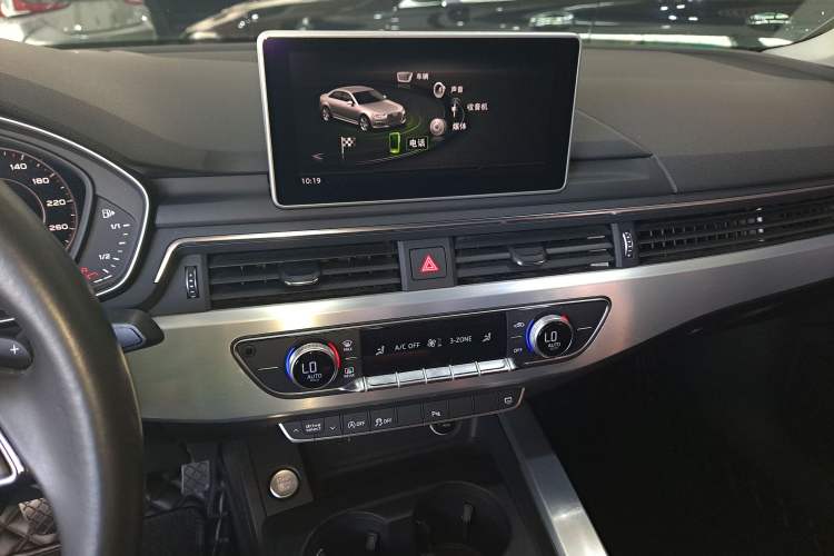 Used Audi A4L 2018 30th Anniversary Edition 40 TFSI Fashion Model
