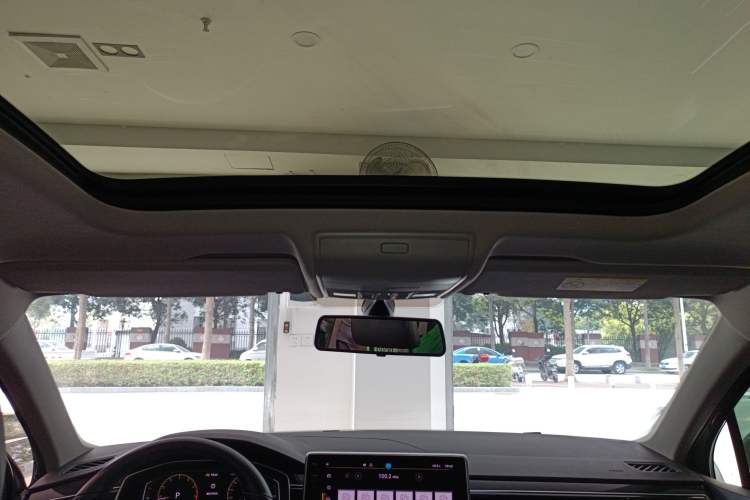 Used Volkswagen Tiguan L 2023 330TSI Automatic Two-Wheel Drive Smart Edition