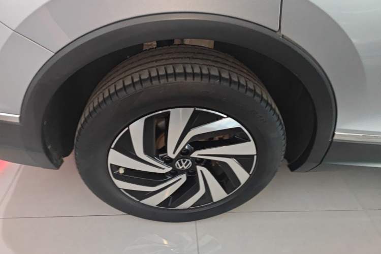 Used Volkswagen Tiguan L 2022 330TSI Automatic Two-Wheel Drive Smart Edition
