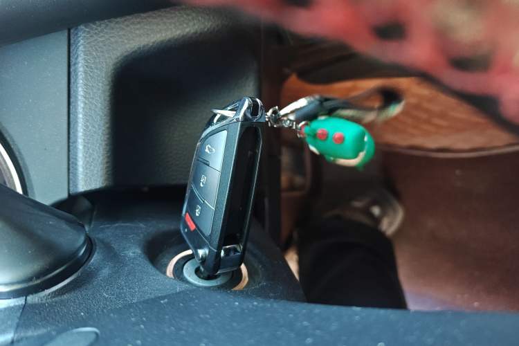 Used Toyota Camry 2018 2.0E Leading Edition
