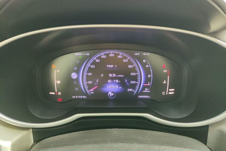 Used Geely Auto Emgrand X7 Sport 2018 1.8TD Automatic Two-Wheel Drive Smart 4G Connected Version