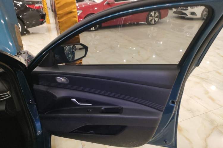 Used Hyundai Elantra 2022 1.5L CVT LUX Prestige Edition
