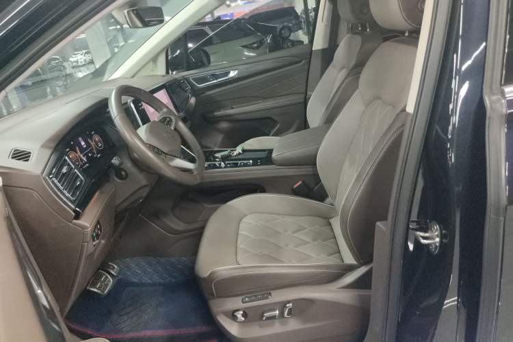 Used Volkswagen Viloran 2022 380TSI Prestige Edition
