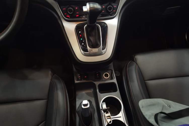 Used Haval H6 2015 Sport Edition 1.5T Automatic Two-Wheel Drive Luxury Model