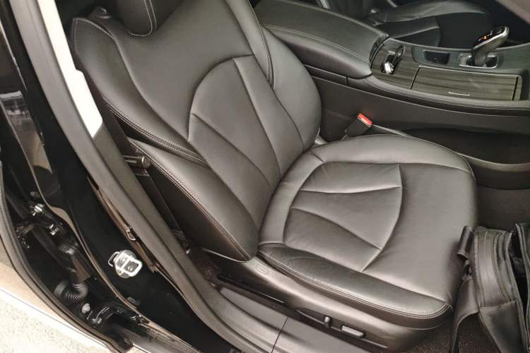 Used Buick LaCrosse 2019 28T Luxury Model
