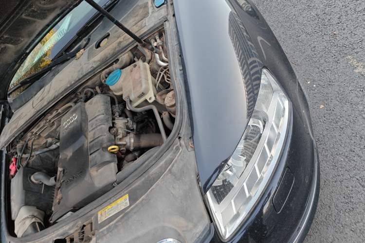 Used Audi A6L 2011 2.0 TFSI automatic Comfort trim
