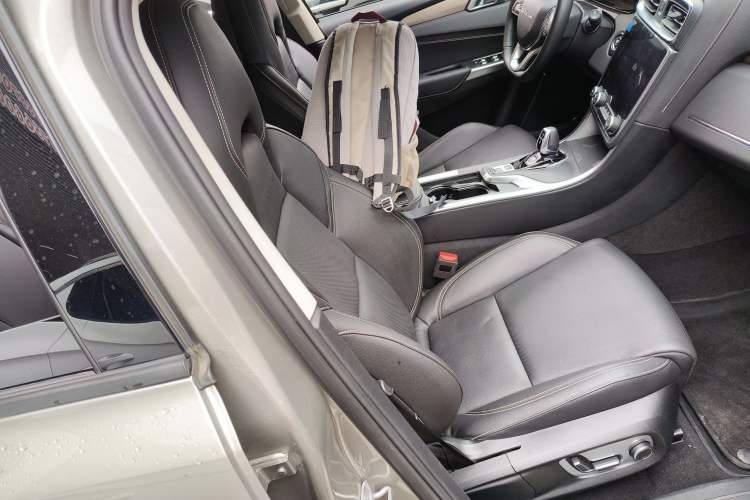 Used Lynk & Co 01 2019 2.0T Two-Wheel-Drive Pro Version China VI Standard
