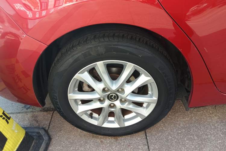 Used Mazda Mazda 3 Axela 2016 Sedan 1.5L Automatic Comfort Model
