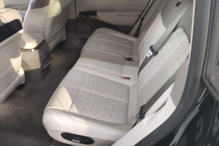 Used Zeekr 7X 2025 100 kWh Long-Range Rear-Wheel Drive with Intelligent Driving Features
