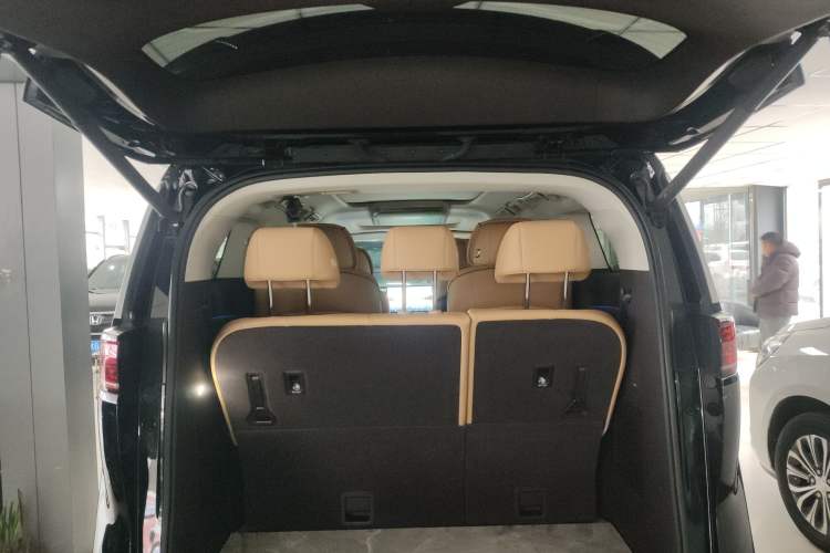 Used Denza D9 2024 DM-i 980 Four-Wheel Drive Prestige Model