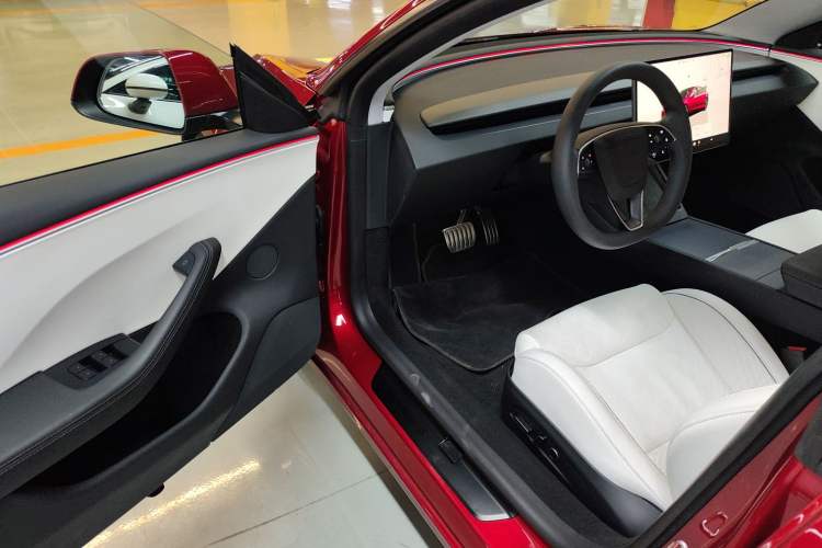 Used Tesla Model 3 2024 High-Performance All-Wheel-Drive Version
