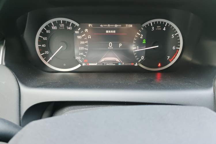 Used Land Rover Discovery Sport 2020 200 PS Family Edition
