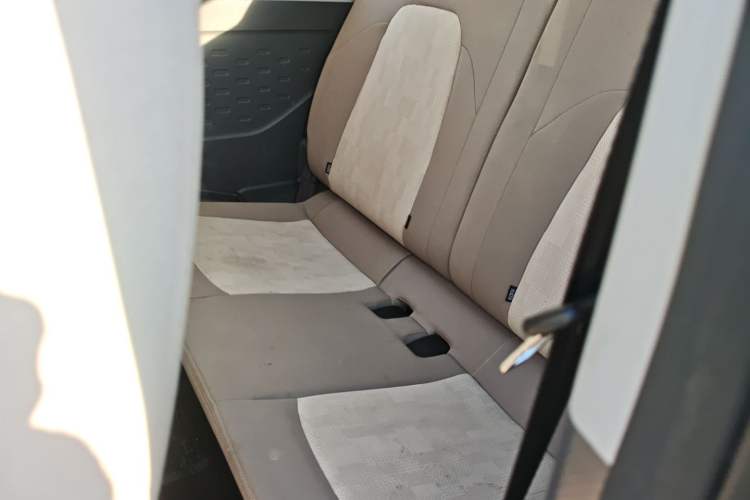 Used Chery QQ Ice Cream 2022 120km Conical Shape Lithium Iron Phosphate
