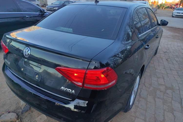 Used Volkswagen Lavida 2015 1.6L Manual Comfort Edition
