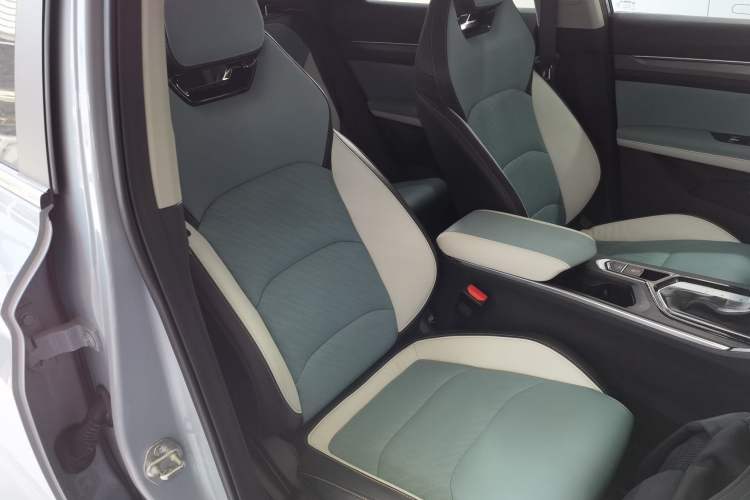 Used Geely Auto Emgrand S 2022 1.4T CVT Crossover Player Edition
