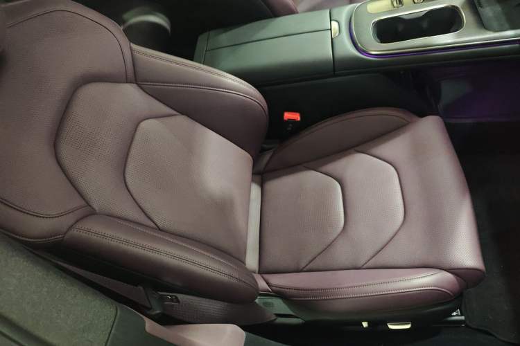 Used  SU7 2024 Rear-Drive Ultra-Long Range Advanced Pro-Level Intelligent Driving Version
