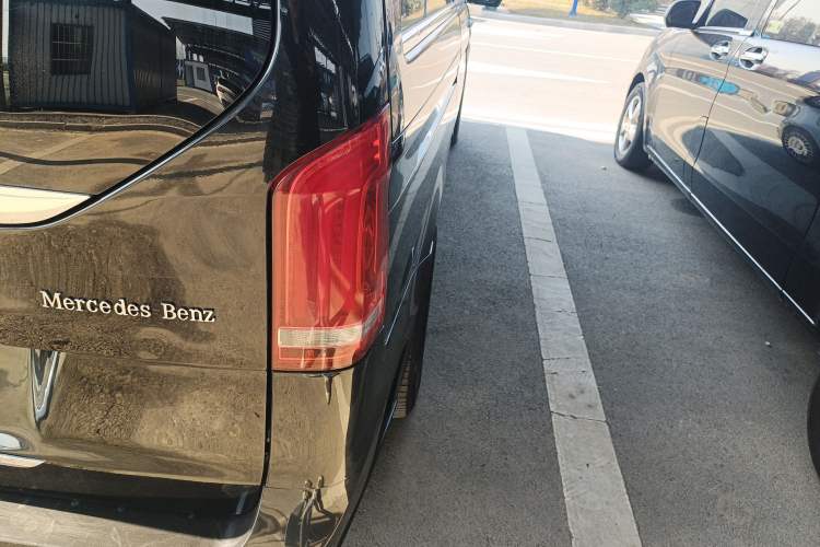 Used Mercedes-Benz V-Class 2018 V 260 Avantgarde Edition China V
