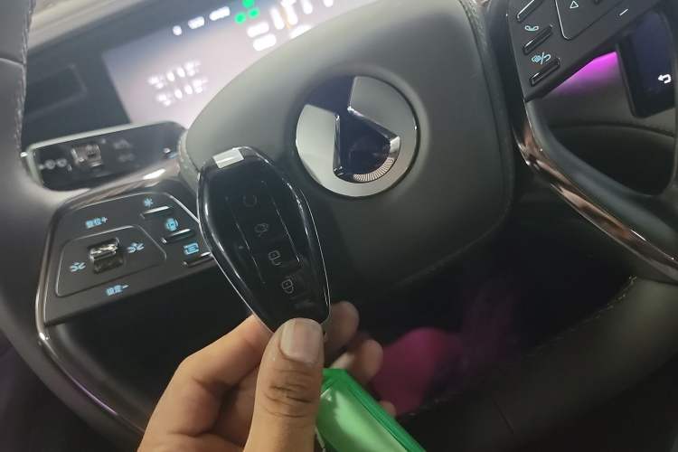 Used Denza Z9 2024 630 km All-Wheel Drive Max Version
