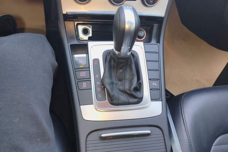 Used Volkswagen Magotan 2013 1.8TSI Luxury Model
