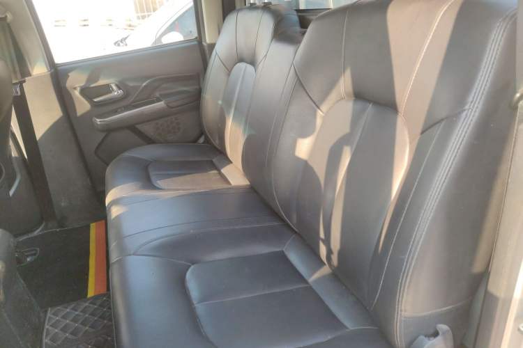 Used Great Wall Wingle 5 2017 2.0T European-spec Diesel Two-Wheel-Drive Entry-Level Big Double-Cab GW4D20D