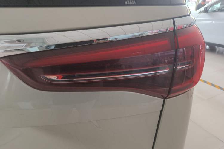 Used Buick GL8 2021 ES Landtrek 653T Luxury Model
