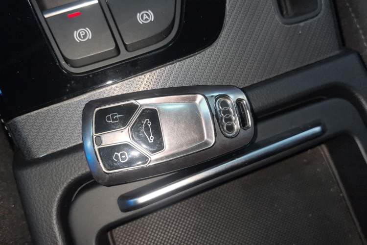 Used Audi Q5L 2022 40T Luxury Dynamic Model
