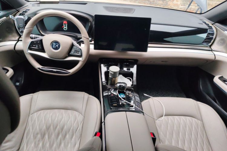 Used BYD Han 2024 EV Glory Edition 605KM Front-Wheel-Drive Premium Model