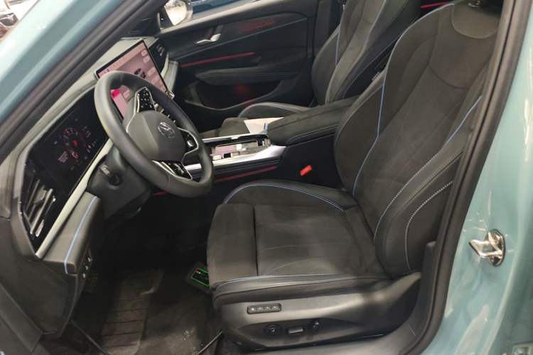 Used Volkswagen Passat 2025 Pro 380TSI Starry Dragon Luxury Edition
