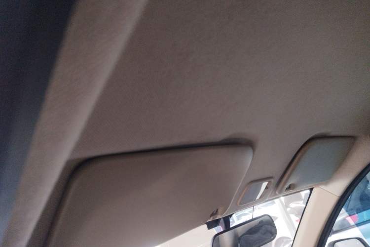 Used Wuling Hongguang V 2022 1.5L Jingqu Edition Enclosed-Window Vehicle with Electric Power Steering LAR
