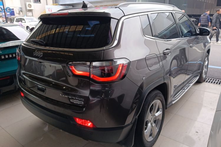 Used  Compass 2017 200T Automatic Family Edition
