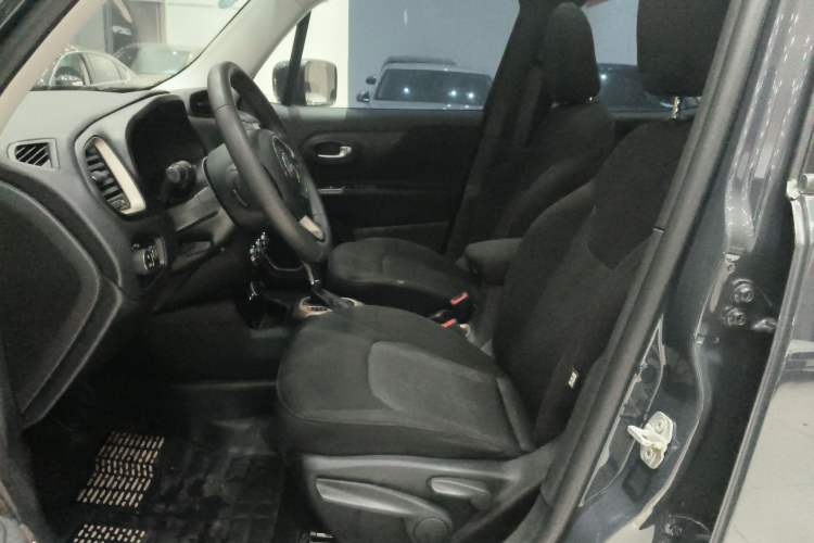 Used  Renegade 2017 180T Automatic High-Energy Version
