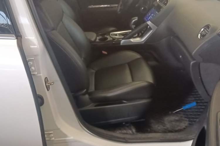 Used Peugeot 3008 2015 2.0L Automatic Classic Edition