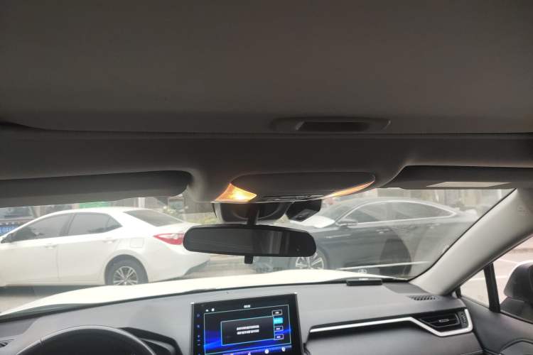 Used Toyota Wildlander 2022 2.0L CVT Two-Wheel Drive Luxury PLUS Edition
