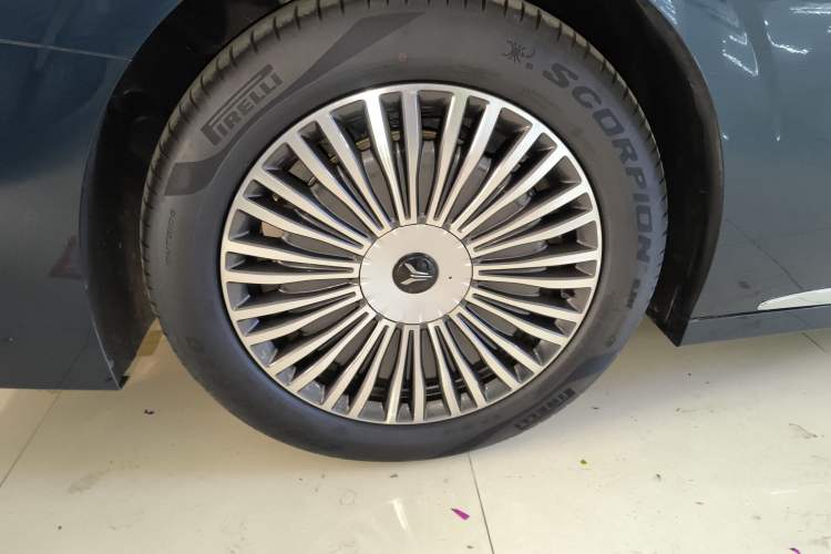 Used VOYAH Dream 2025 PHEV Four-Wheel-Drive Flagship Kunpeng Edition
